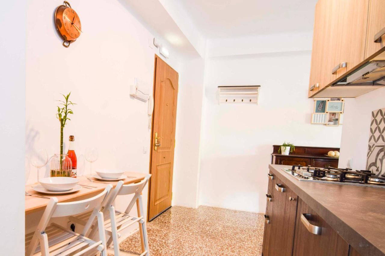 P&P Apartaments Arapiles Малага Екстер'єр фото
